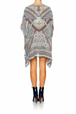 SHORT LACE UP KAFTAN ANTIQUE BATIK 10 SHORT LACE UP KAFTAN ANTIQUE BATIK -clothing shop 563733 camilla 0912 1701 003 62745fe4 ee01 4cbb a108 553bcb4fd320