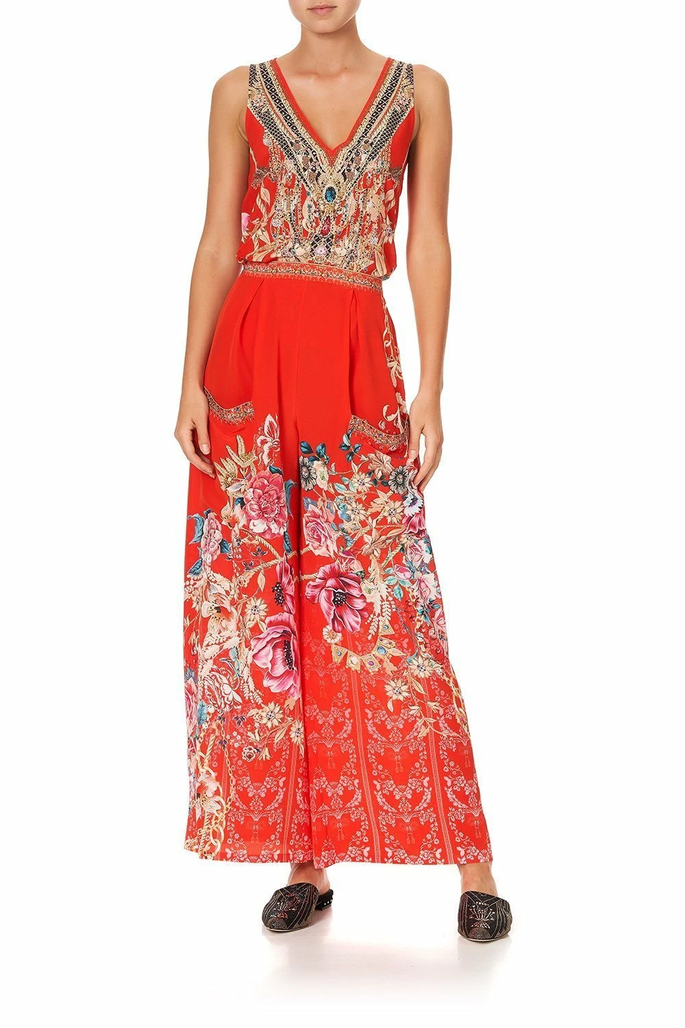 WIDE LEG TROUSER WITH FRONT POCKETS AND THE QUEEN WORE RED 1 WIDE LEG TROUSER WITH FRONT POCKETS AND THE QUEEN WORE RED