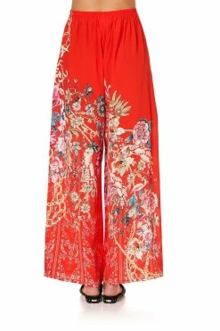 WIDE LEG TROUSER WITH FRONT POCKETS AND THE QUEEN WORE RED 15 WIDE LEG TROUSER WITH FRONT POCKETS AND THE QUEEN WORE RED -clothing shop CAMILLA 00011168 WIDE LEG TROUSER WITH FRONT POCKETS AND THE QUEEN WORE RED 6 620369ef 2ea3 4e58 a5ee 304351c490da