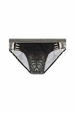 SWIM BRIEF QUECHUA KING -clothing shop CAMILLA 00013589 SWIM BRIEF QUECHUA KING FLATLAY 1