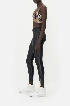 ACTIVE LEGGING WITH FRONT HEM ZIP SHES GOT GRACE 9 ACTIVE LEGGING WITH FRONT HEM ZIP SHES GOT GRACE -clothing shop CAMILLA 00015948 LEGGING WITH POCKET SHES GOT GRACE 2