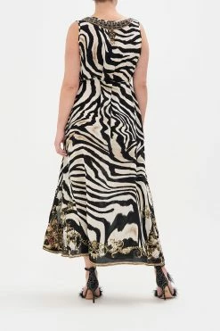 V NECK RACERBACK DRESS EARN YOUR STRIPES -clothing shop CAMILLA 00017434 VNECKRACERBACKDRESS EARNYOURSTRIPES MTL 3