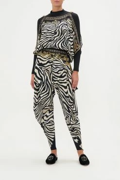 DRAPED SIDE PANT EARN YOUR STRIPES -clothing shop CAMILLA 00017519 DRAPED SIDE PANT EARN YOUR STRIPES MODEST 1