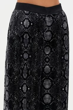 STRAIGHT LEG RELAXED TROUSER WILD HORSES -clothing shop CAMILLA 00017556 STRAIGHT LEG RELAXED TROUSER WILD HORSES 5