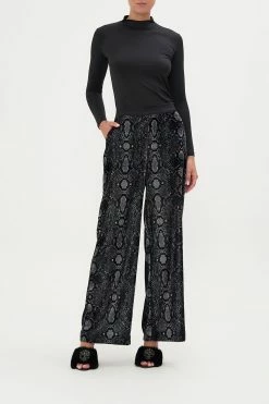 STRAIGHT LEG RELAXED TROUSER WILD HORSES -clothing shop CAMILLA 00017556 STRAIGHT LEG RELAXED TROUSER WILD HORSES MODEST 1