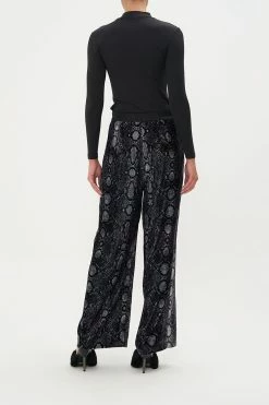 STRAIGHT LEG RELAXED TROUSER WILD HORSES -clothing shop CAMILLA 00017556 STRAIGHT LEG RELAXED TROUSER WILD HORSES MODEST 2