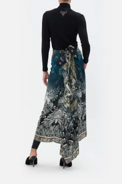 JERSEY TURTLENECK ANIMAL ANARCHY -clothing shop CAMILLA 00018260 JERSEY TURTLENECK ANIMAL ANARCHY MODEST 2