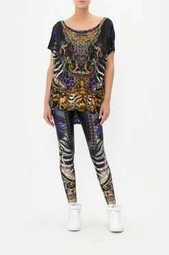 LOOSE FIT TEE SHES GOT GRACE