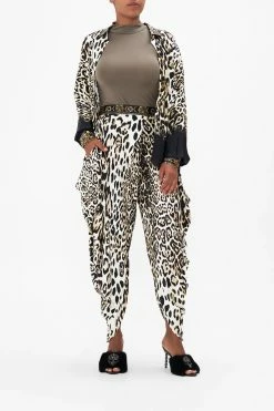 CURVED HEM SHIRT COOL FOR CATS -clothing shop CAMILLA 00018833 CURVED HEM SHIRT COOL FOR CATS 1 70757684 6aaf 4d2f 8c86 6f7ee005a201