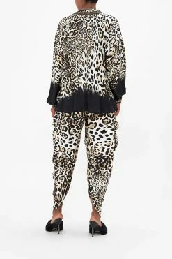 CURVED HEM SHIRT COOL FOR CATS -clothing shop CAMILLA 00018833 CURVED HEM SHIRT COOL FOR CATS 2 84d004a3 5a4e 4bef a0f2 1c97a46502c1