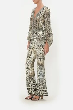 FLARE WITH D-RING DETAIL SNOW WHISPERS 11 FLARE WITH D-RING DETAIL SNOW WHISPERS -clothing shop CAMILLA 00019869 FLARE WITH D RING DETAIL SNOW WHISPERS 2