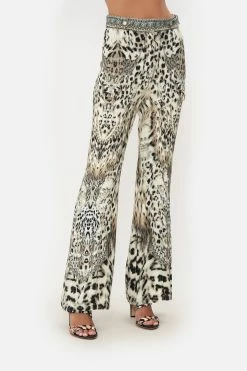 FLARE WITH D-RING DETAIL SNOW WHISPERS 12 FLARE WITH D-RING DETAIL SNOW WHISPERS -clothing shop CAMILLA 00019869 FLARE WITH D RING DETAIL SNOW WHISPERS 4