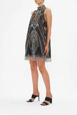 HIGH COLLAR SHIFT DRESS CHAOS IN THE COSMOS 10 HIGH COLLAR SHIFT DRESS CHAOS IN THE COSMOS -clothing shop CAMILLA 00020770 CHAOSINTHECOSMOS HIGHCOLLARSHIFTDRESS 2