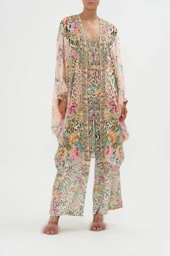 DRAMATIC SLEEVE COCOON LAYER QUEEN ATLANTIS