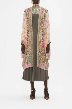 DRAMATIC SLEEVE COCOON LAYER QUEEN ATLANTIS -clothing shop CAMILLA 00021019 DRAMATIC SLEEVE COCOON LAYER QUEEN ATLANTIS MODEST 1