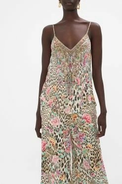 V-NECK BIAS CAMI QUEEN ATLANTIS -clothing shop CAMILLA 00021020 V NECK BIAS CAMI QUEEN ATLANTIS 4