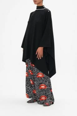 HIGH NECK HANDKERCHIEF PONCHO CHAOS MAGIC -clothing shop CAMILLA 00021092 CHAOSMAGIC HIGHNECKHANDKERCHIEFPONCHO 2