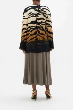 BUTTON DOWN SHIRT TAME MY TIGER -clothing shop CAMILLA 00021500 BUTTON DOWN SHIRT TAME MY TIGER 2 f8046091 cbb9 4cbc 807b 870489cf65f4