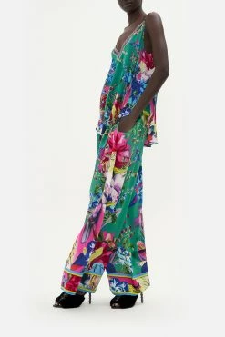 V NECK CAMI RUN FROM PARADISE 9 V NECK CAMI RUN FROM PARADISE -clothing shop CAMILLA 00021861 V NECK CAMI RUN FROM PARADISE 2