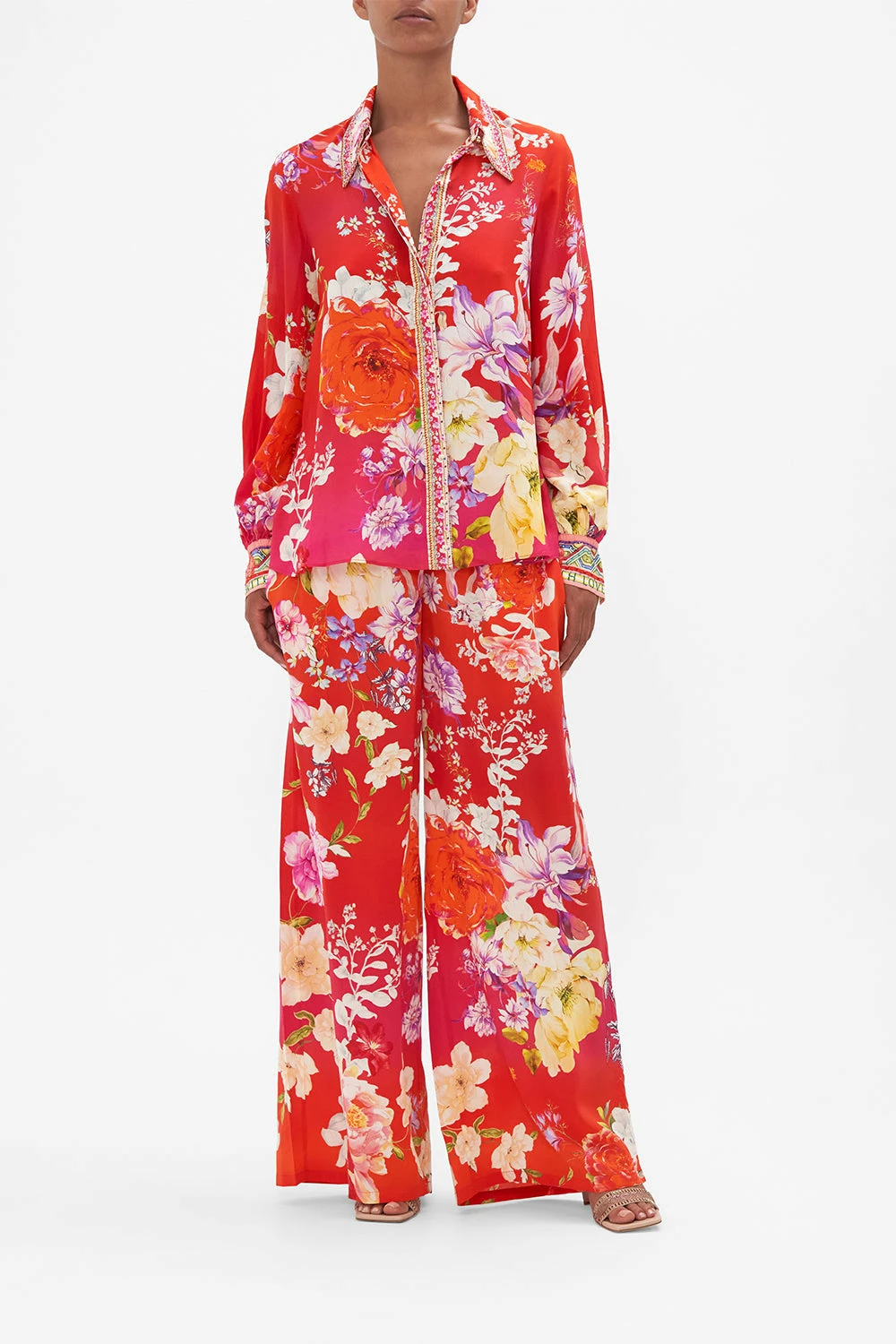 CURVED COLLAR BLOUSE KISS AND TELL 1 CURVED COLLAR BLOUSE KISS AND TELL