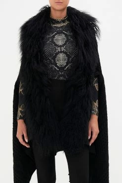 SHEARLING CAPE BOSS OF THE BRUMBIES -clothing shop CAMILLA 00022076 SHEARLING CAPE BOSS OF THE BRUMBIES 4