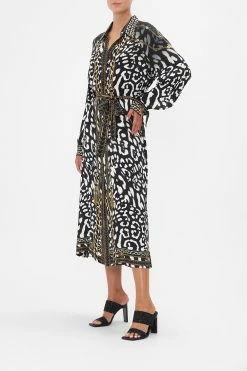 EYELET CUFF SHIRT DRESS UNTAMED ROYALTY 9 EYELET CUFF SHIRT DRESS UNTAMED ROYALTY -clothing shop CAMILLA 00022232 EYELET CUFF SHIRT DRESS UNTAMED ROYALTY 2