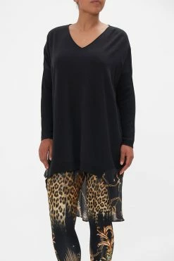 V NECK JUMPER WITH PRINT BACK JUNGLE DREAMING 10 V NECK JUMPER WITH PRINT BACK JUNGLE DREAMING -clothing shop CAMILLA 00022660 V NECK JUMPER WITH PRINT BACK JUNGLE DREAMING 4