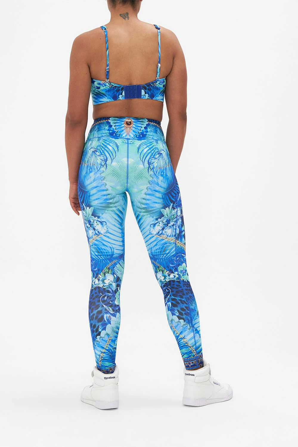 V-NECK ACTIVE CROP SONG OF THE JUNGLE 2 V-NECK ACTIVE CROP SONG OF THE JUNGLE - Image 2