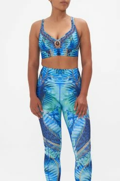 V-NECK ACTIVE CROP SONG OF THE JUNGLE 9 V-NECK ACTIVE CROP SONG OF THE JUNGLE -clothing shop CAMILLA 00022959 VNECK ACTIVE CROP SONG OF THE JUNGLE 4