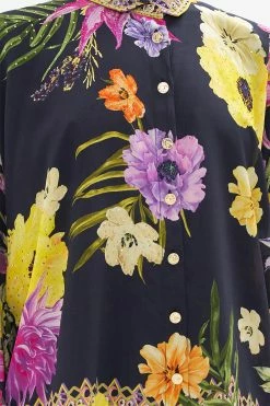 CURVED HEM SHIRT PEACE BE WITH YOU 11 CURVED HEM SHIRT PEACE BE WITH YOU -clothing shop CAMILLA 00023374 CURVED HEM SHIRT PEACE BE WITH YOU 5