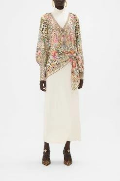 SHIRRED CUFF BLOUSE QUEEN ATLANTIS -clothing shop CAMILLA 00023383 SHIRRED CUFF BLOUSE QUEEN ATLANTIS MODEST 1