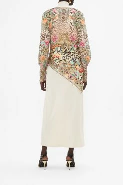 SHIRRED CUFF BLOUSE QUEEN ATLANTIS -clothing shop CAMILLA 00023383 SHIRRED CUFF BLOUSE QUEEN ATLANTIS MODEST 2