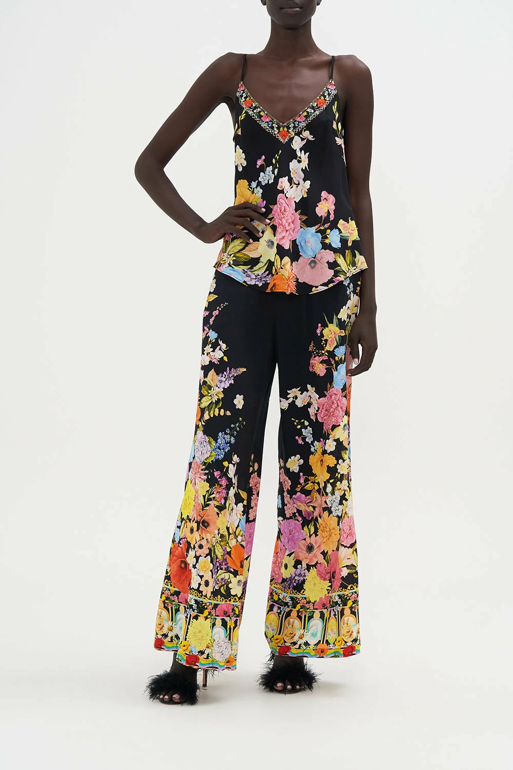 V-NECK BIAS CAMI DIVINE DIVINITY 1 V-NECK BIAS CAMI DIVINE DIVINITY