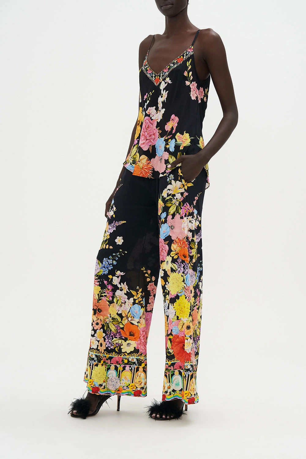 V-NECK BIAS CAMI DIVINE DIVINITY 4 V-NECK BIAS CAMI DIVINE DIVINITY - Image 4