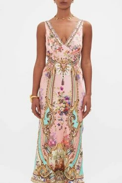 V-NECK SLIP DRESS LETTERS FROM THE PINK ROOM 11 V-NECK SLIP DRESS LETTERS FROM THE PINK ROOM -clothing shop CAMILLA 00023552 LETTERSFROMTHEPINKROOM V NECKSLIPDRESS 3