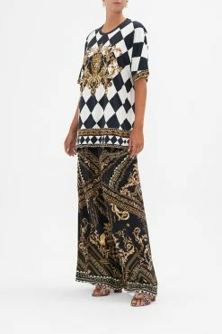 ORGANIC COTTON OVERSIZE BAND TEE DUOMO DYNASTY -clothing shop CAMILLA 00024106 OVERSIZE BAND TEE ALL OVER PRINT DUOMO DYNASTY 2