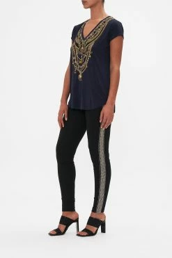 V-NECK TEE DUOMO KALEIDO -clothing shop CAMILLA 00024217 DUOMOKALEIDO V NECKTEE 3