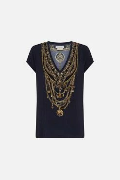 V-NECK TEE DUOMO KALEIDO -clothing shop CAMILLA 00024217 V NECK TEE DUOMO KALEIDO GHOST 1