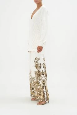 EMBELLISHED V NECK KNIT ROAD TO RICHESSE -clothing shop CAMILLA 00024776 EMBELLISHED V NECK KNIT ROAD TO RICHESSE 2