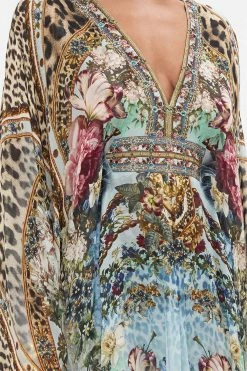 LONG KAFTAN WITH WAIST DETAIL LETTERS TO LEO 12 LONG KAFTAN WITH WAIST DETAIL LETTERS TO LEO -clothing shop CAMILLA 00026629 LETTERSTOLEO BELTEDKAFTANW ARMDETAIL 5