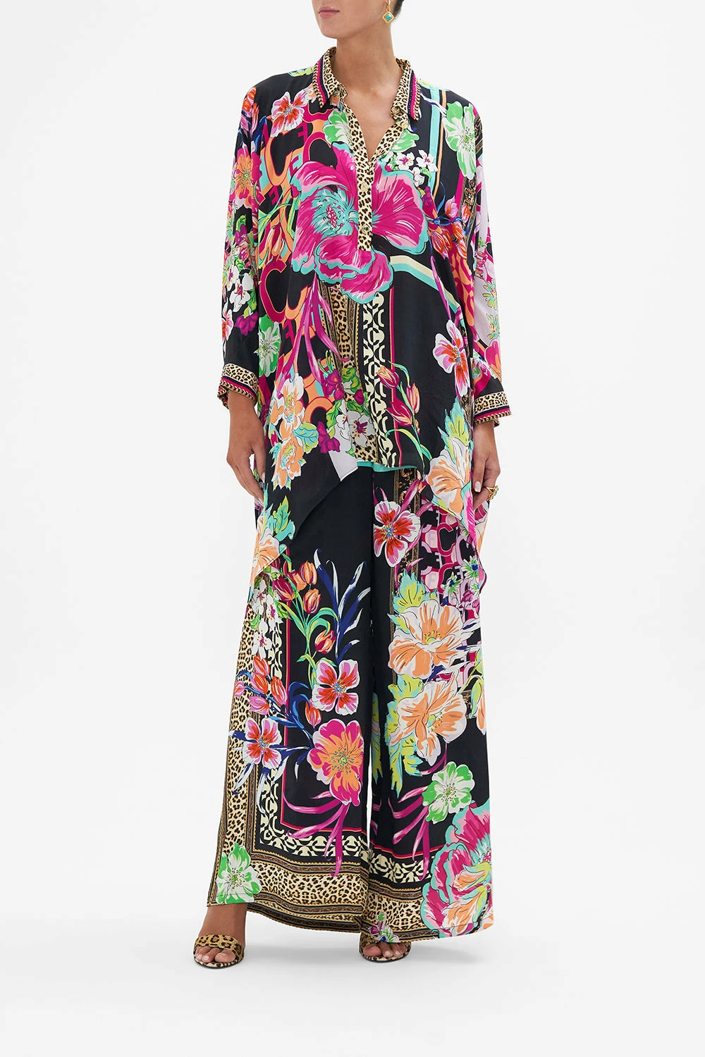 BUTTON UP TOP WITH DRAPED BACK PRINTED PRIMA VERA 1 BUTTON UP TOP WITH DRAPED BACK PRINTED PRIMA VERA