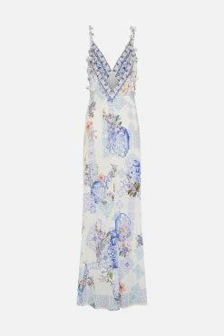 V NECK FULL LENGTH BIAS SLIP DRESS PAINT ME POSITANO 13 V NECK FULL LENGTH BIAS SLIP DRESS PAINT ME POSITANO -clothing shop CAMILLA 00026649 VNECKFULLLENGTHBIASSLIPDRESS PAINTMEPOSITANO GHOST 2