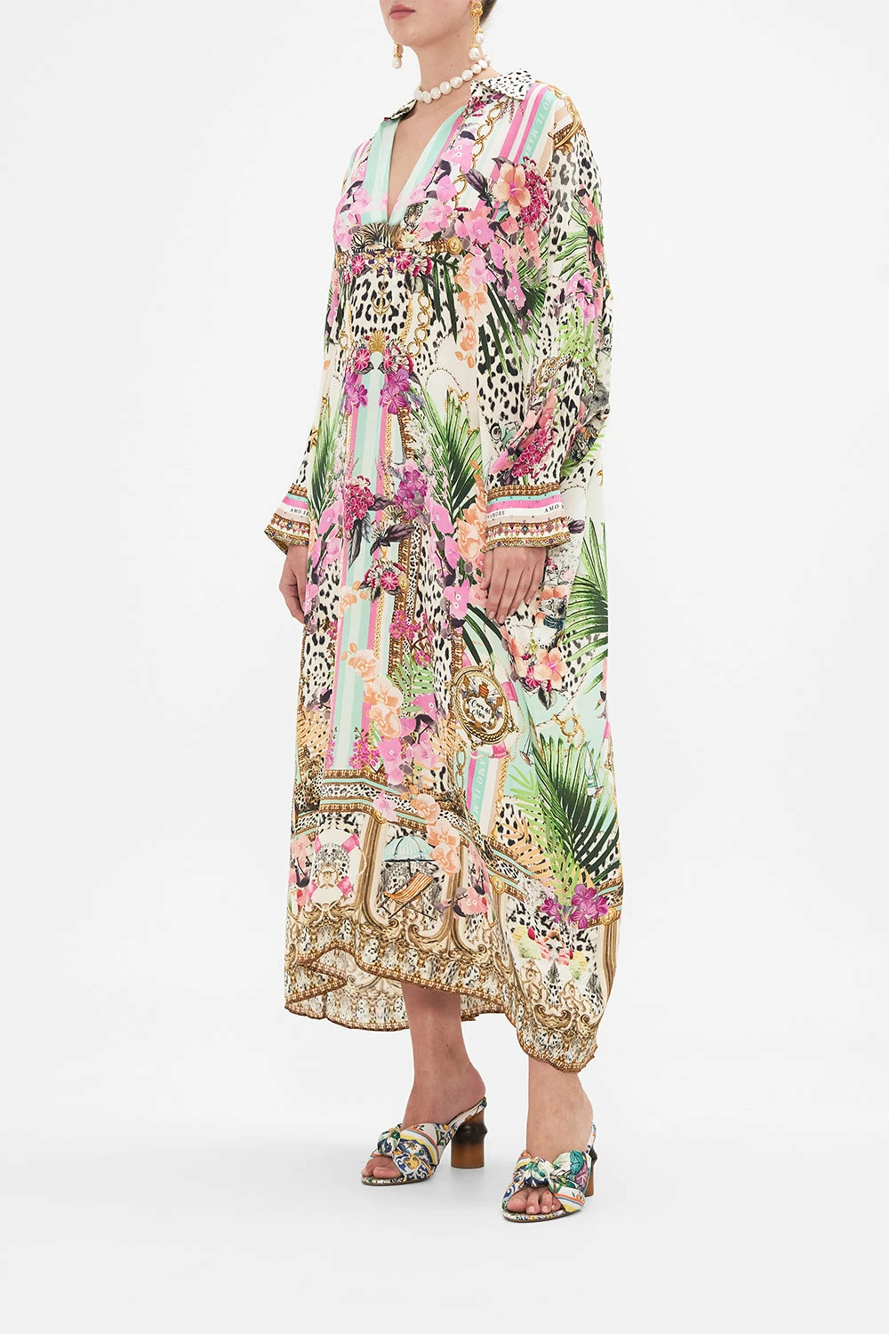 WING COLLAR KAFTAN DEAR AMORE MIO 4 WING COLLAR KAFTAN DEAR AMORE MIO - Image 4