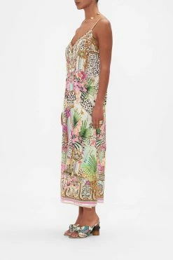 V NECK MIDI SLIP DRESS DEAR AMORE MIO 10 V NECK MIDI SLIP DRESS DEAR AMORE MIO -clothing shop CAMILLA 00028701 DEARAMOREMIO VNECKMIDISLIPDRESS 2