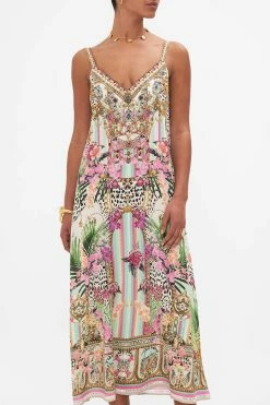 V NECK MIDI SLIP DRESS DEAR AMORE MIO 11 V NECK MIDI SLIP DRESS DEAR AMORE MIO -clothing shop CAMILLA 00028701 DEARAMOREMIO VNECKMIDISLIPDRESS 4