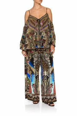 WIDE LEG TROUSER WITH FRONT POCKETS STRONGER TOGETHER -clothing shop camilla long sleeve drop shoulder top stronger together 3