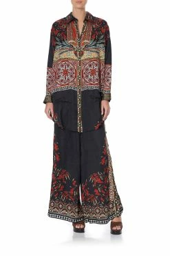 SIDE BUTTON UP PANT PAVED IN PAISLEY -clothing shop camilla shoot 116