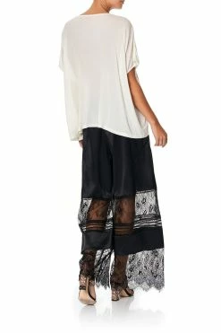 SPLICED WIDE LEG PANT NOIR BOUDOIR -clothing shop camilla spliced wide leg pant noir boudoir 3 0ea33319 da60 427f a620 a97a71e1d587