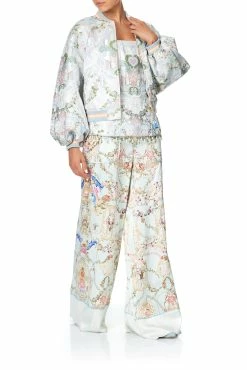 LOUNGE TROUSER WITH CUFFS VERSAILLES SKY 14 LOUNGE TROUSER WITH CUFFS VERSAILLES SKY -clothing shop camilla versailles sky styling 2 4064b2bd 046f 441e a0b4 a96a75d2e969