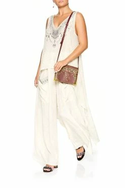 WIDE LEG TROUSER WITH FRONT POCKETS DENTELLE BLANCHE -clothing shop camilla wide leg trouser with front pockets dentelle blanche 4